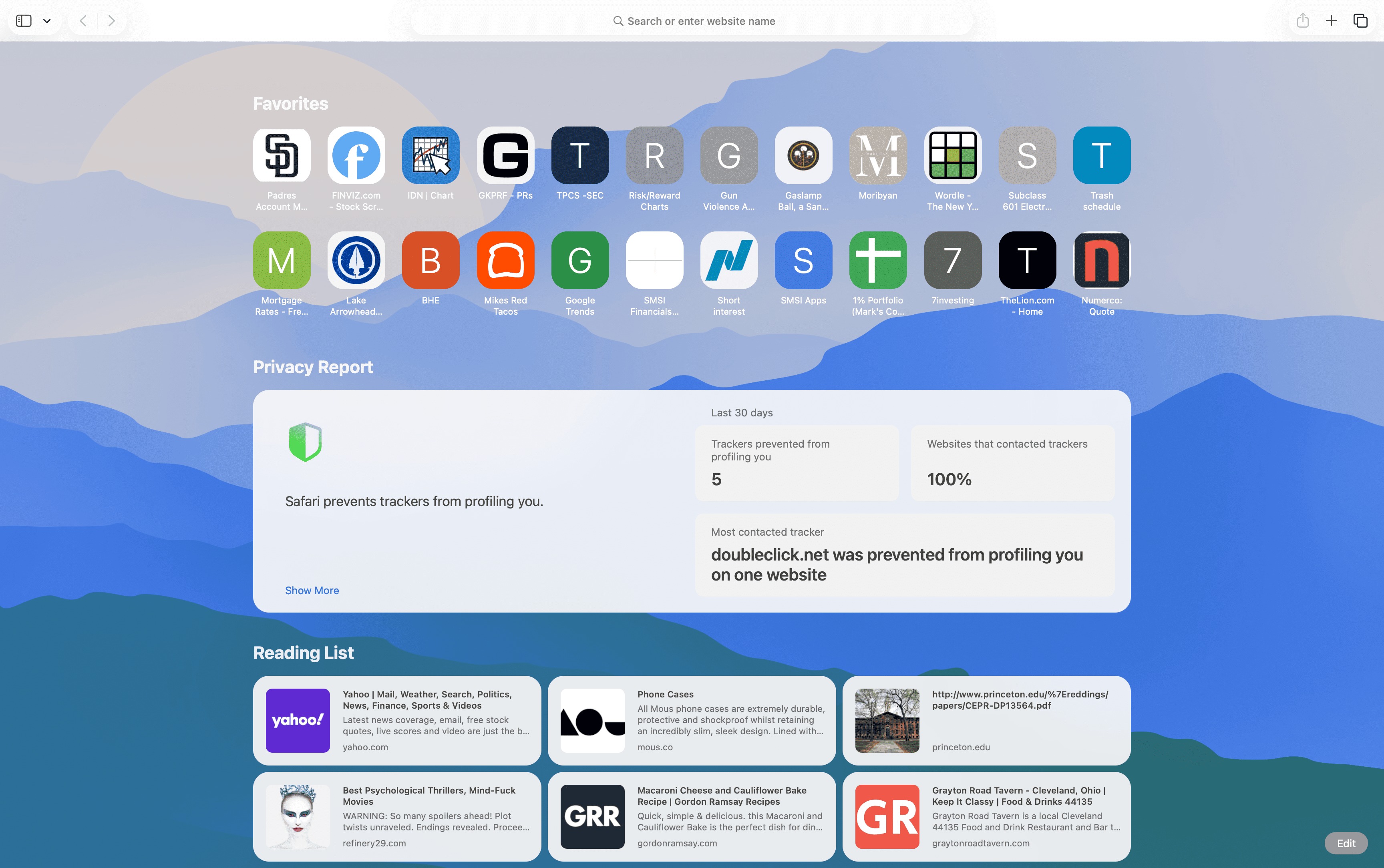 Safari's default homepage showing Favorites, Frequently Visited, and Siri Suggestions